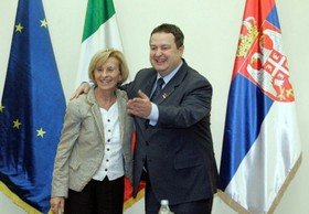 Belgrado emma bonino con primo ministro ivica dacic italia serbia
